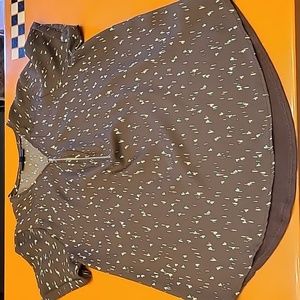 Apt. 9 Shirt, Sz petite lg, Charcoal/Dk Green in color w/ White & Lt. Blue spots